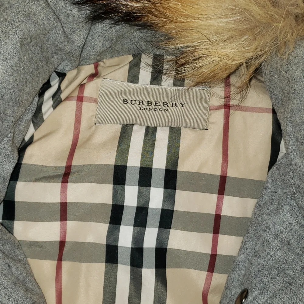 Burberry hooded winter coat. - Picture 5 of 13
